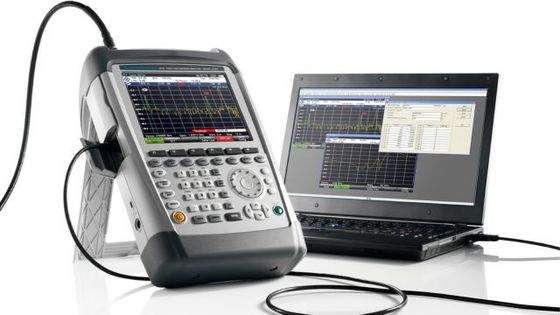 Αγορά Εξεταστής φορητών καλωδίων Rohde & Schwarz ZVH4 με εμβέλεια 100 kHz έως 3.6 GHz ανθεκτική στερέωση ανθεκτική σε ψεκασμούς και ενσωματωμένη παροχή συνεχούς τάσης ηλεκτρονική κατασκευή
