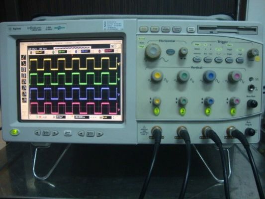 Αγορά Κύριο όραμα Infiniium Oscilloscope με εύρος ζώνης 2 GHz 10 GSa/s Δυνατότητα δειγματοληψίας και 4 κανάλια ηλεκτρονική κατασκευή