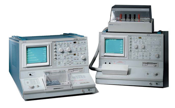 Τραπεζικοί εντοπιστές καμπυλών Tektronix 370B και 371B Προγραμματιζόμενοι εντοπιστές καμπυλών